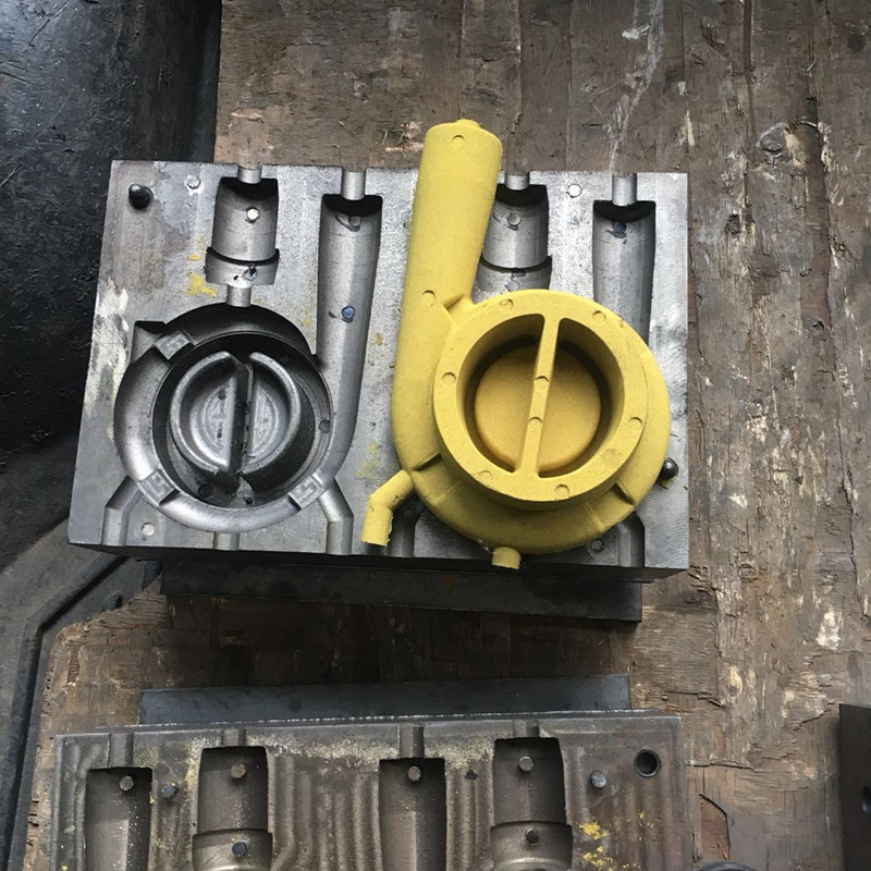 Làm thế nào để ngăn ngừa các khiếm khuyết độ xốp gây ra bởi độ ẩm tăng trong quá trình sản xuất đúc sử dụng công nghệ cát phủ vào mùa hè?