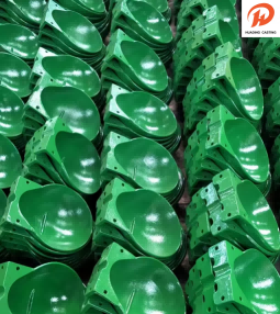 Bát nước chăn nuôi bằng gang
